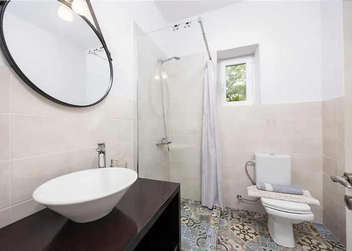 Vila Socrates Porta